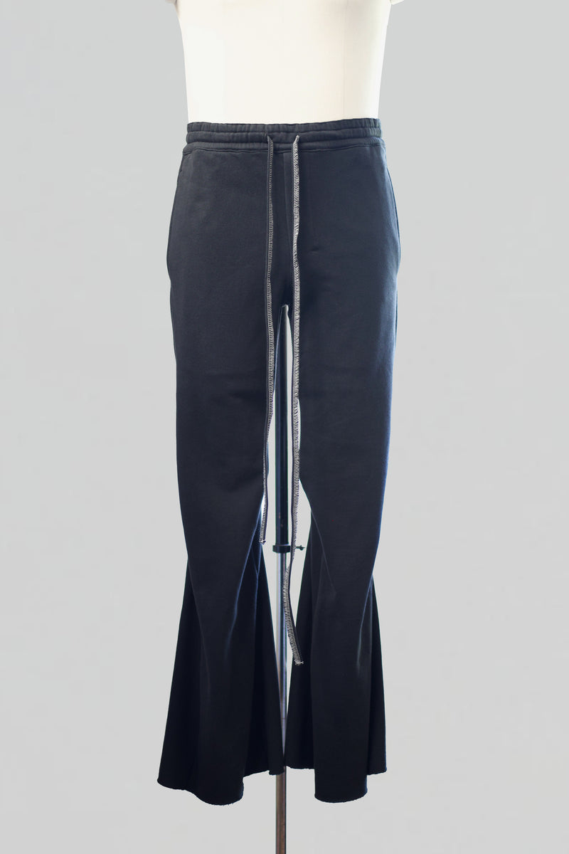 ORDINARY HOME CURTAIN LEGS – SHINYAKOZUKA