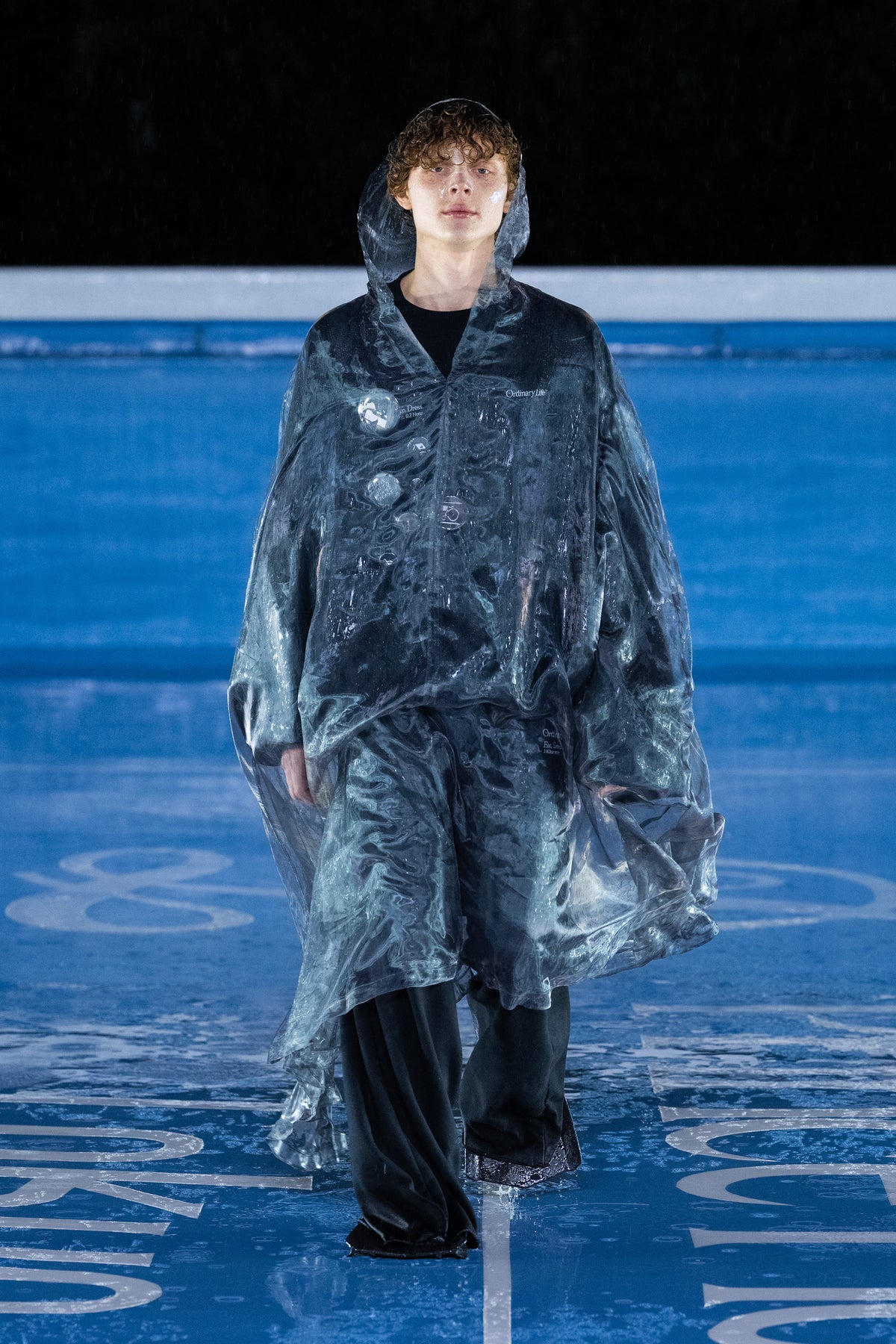 Look 10