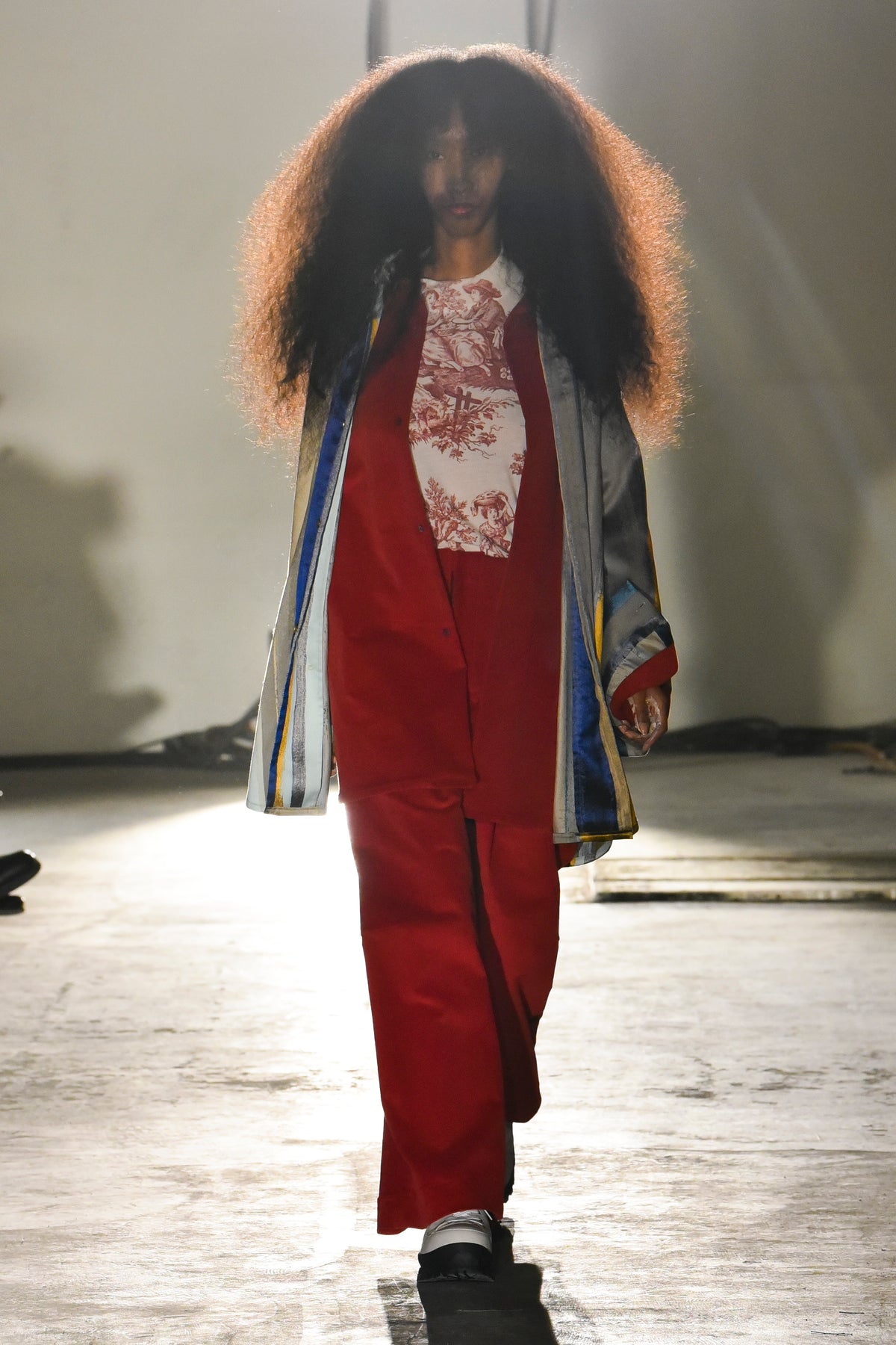 Look 16