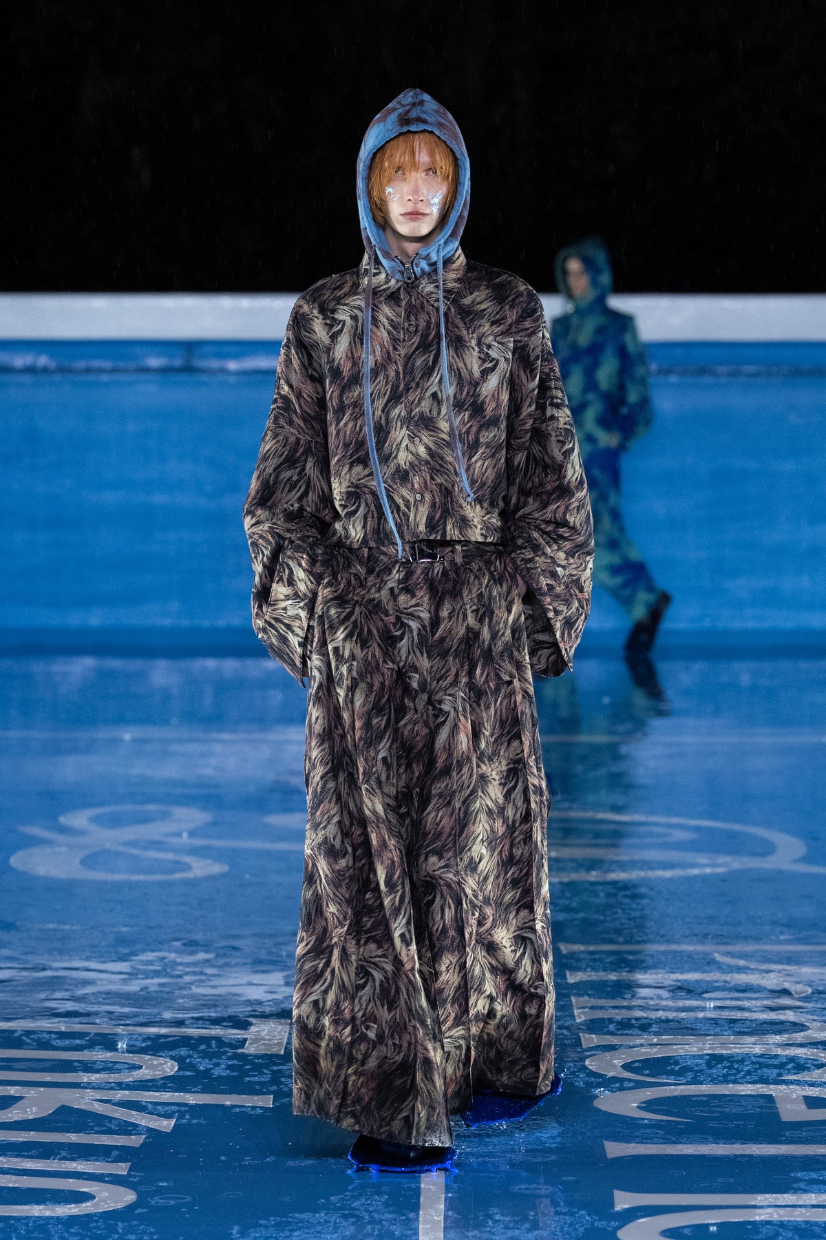 Look 17