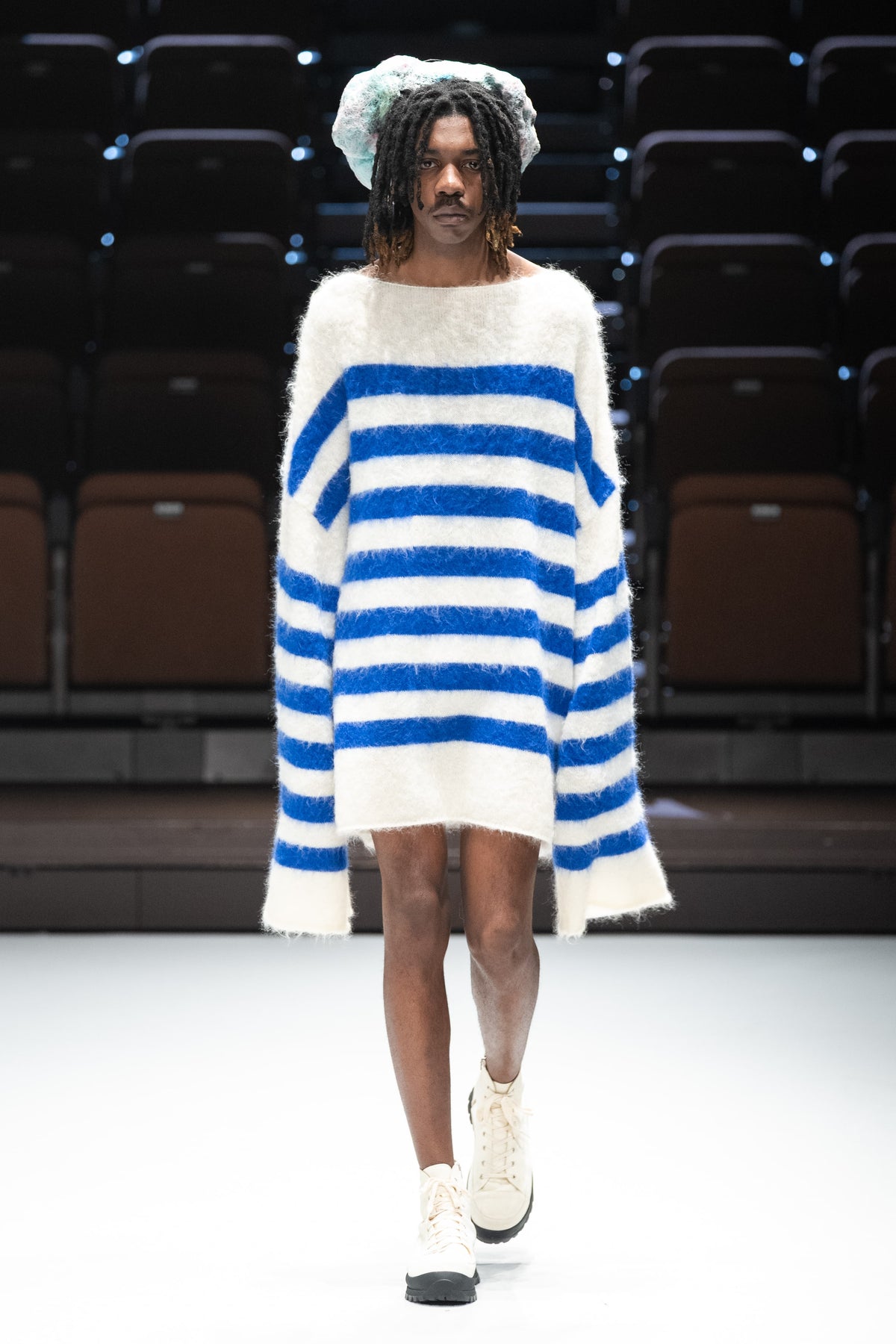 Look 14