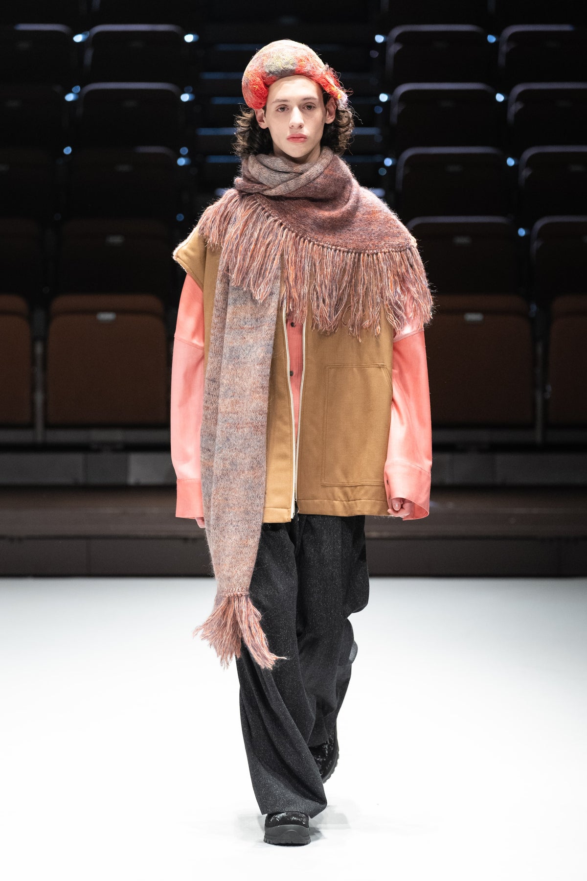 Look 16