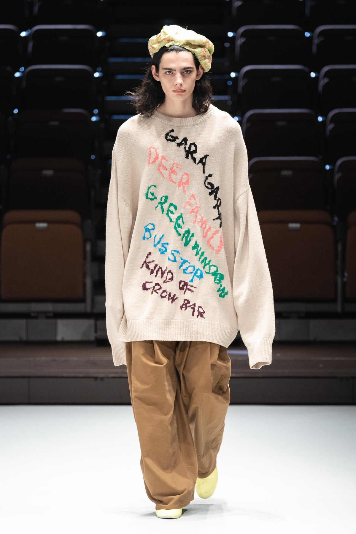 Look 18