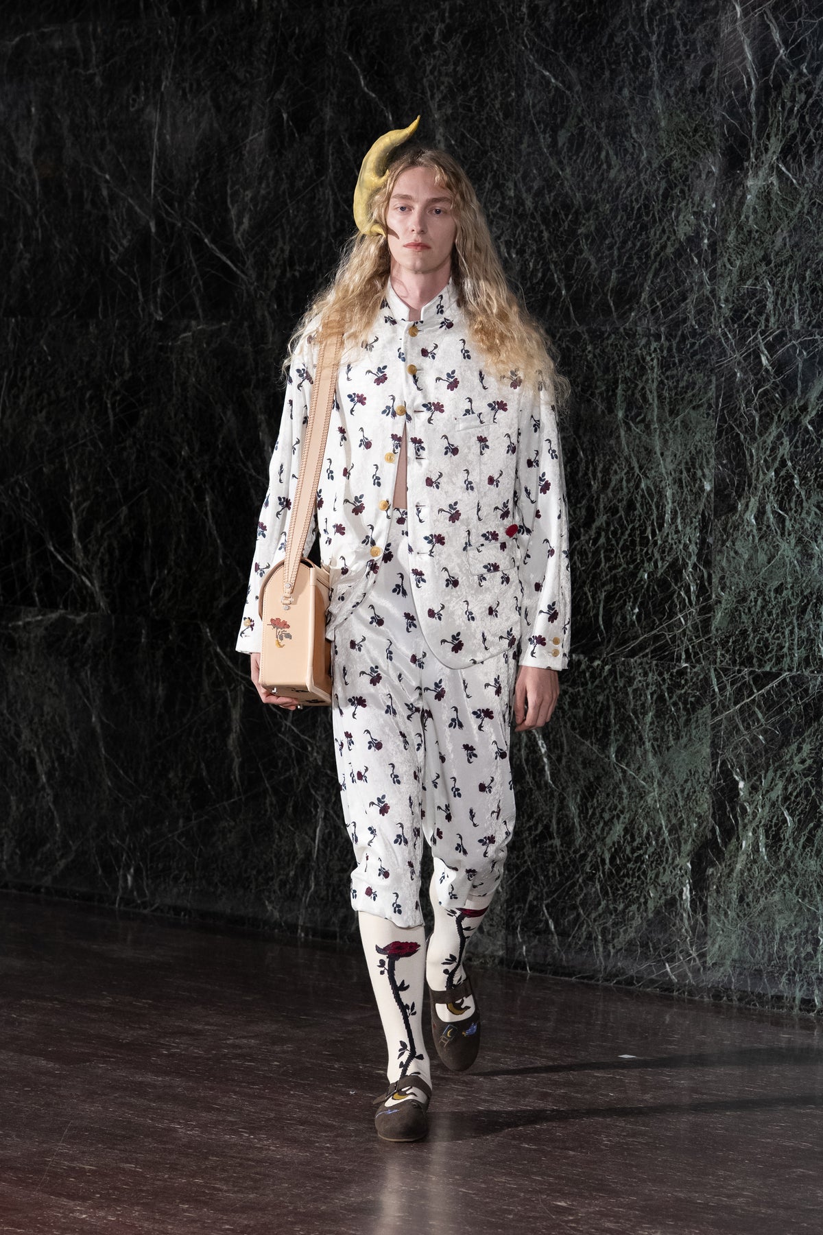 Look 19