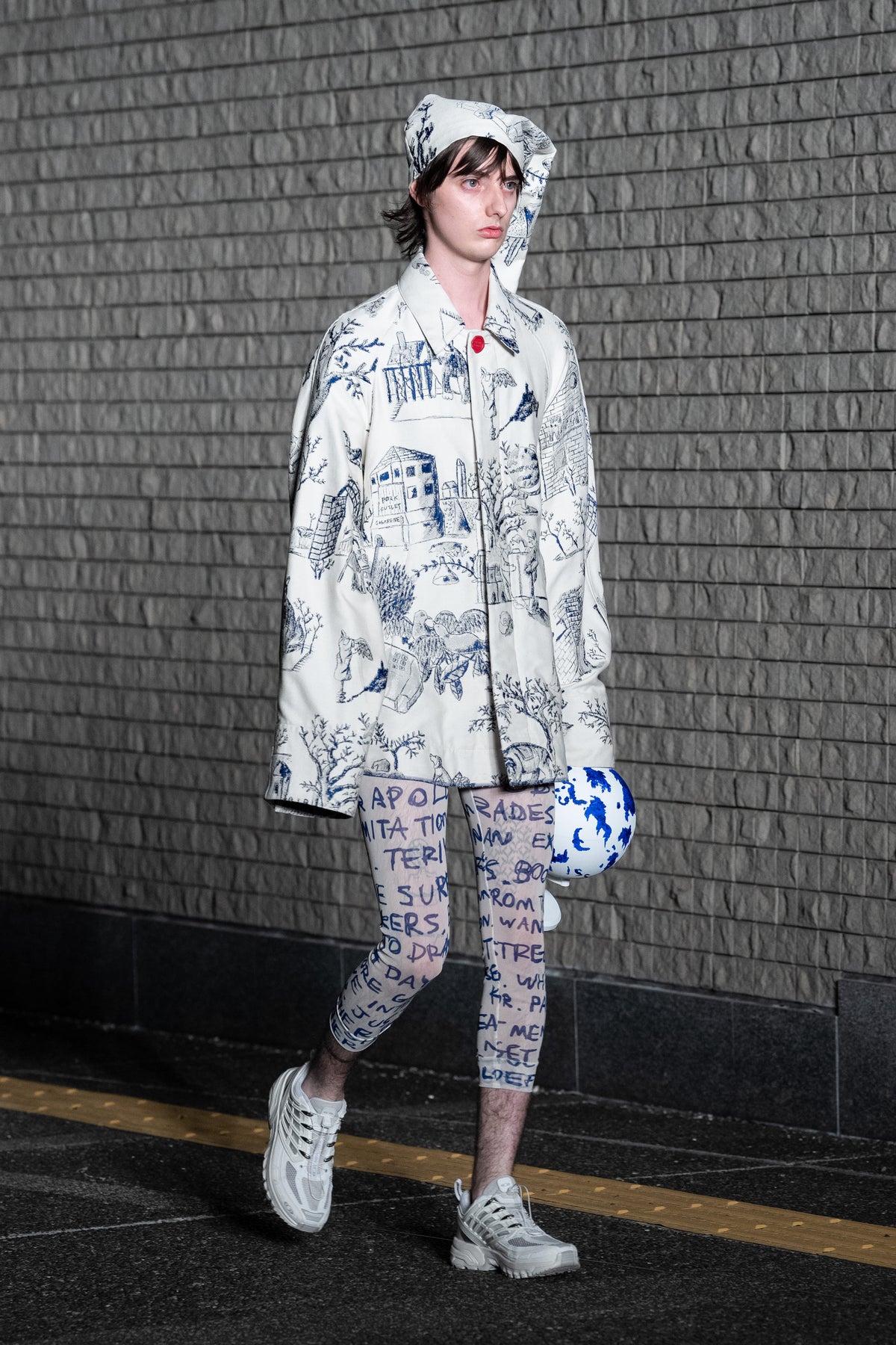 Look 01