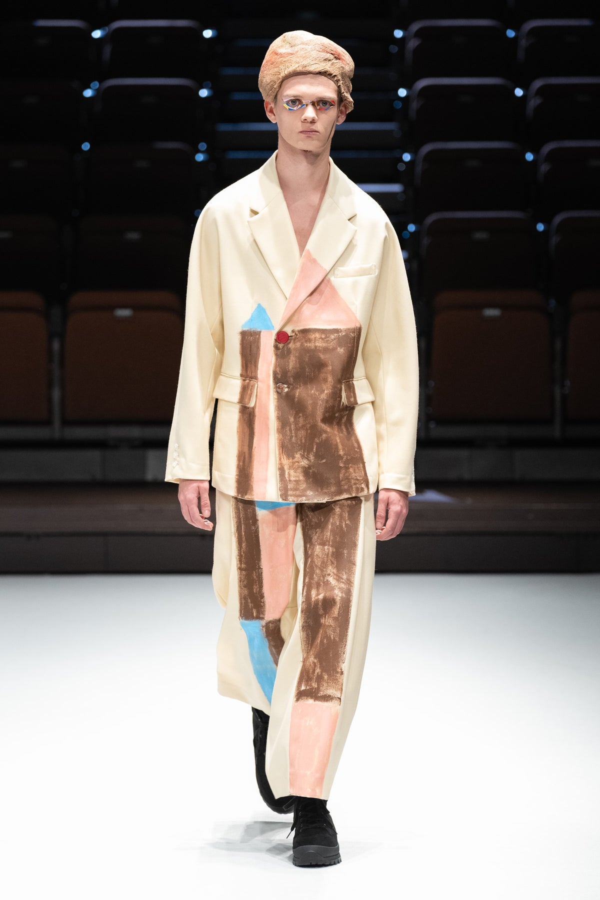 Look 02