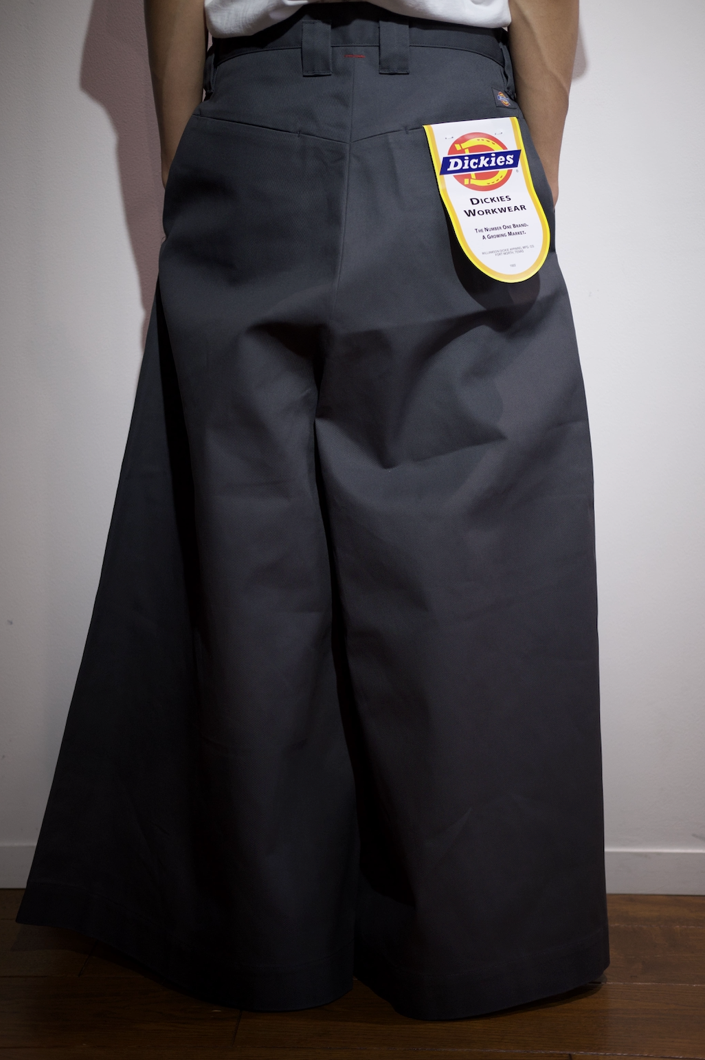 LOOSE WITH DICKIES – SHINYAKOZUKA LOOSE WITH DICKIES – SHINYAKOZUKA