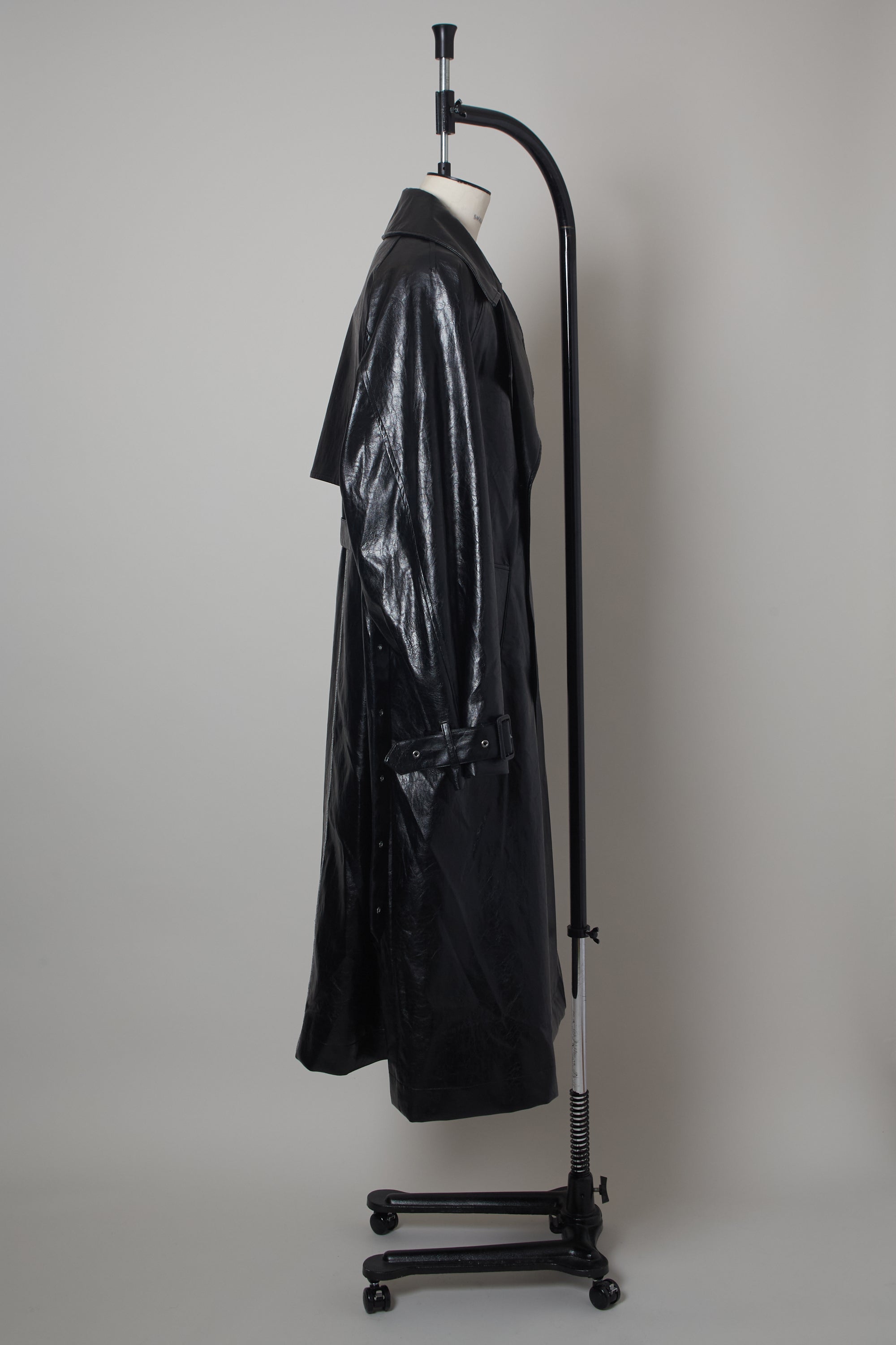 OUTERWEAR – SHINYAKOZUKA
