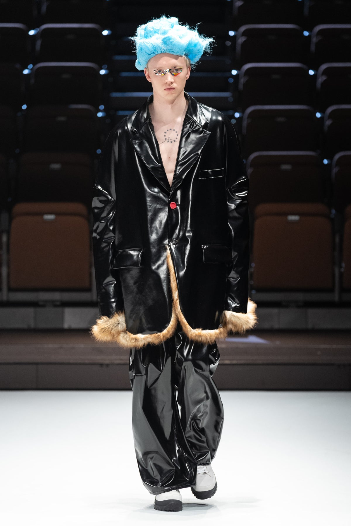 Look 25