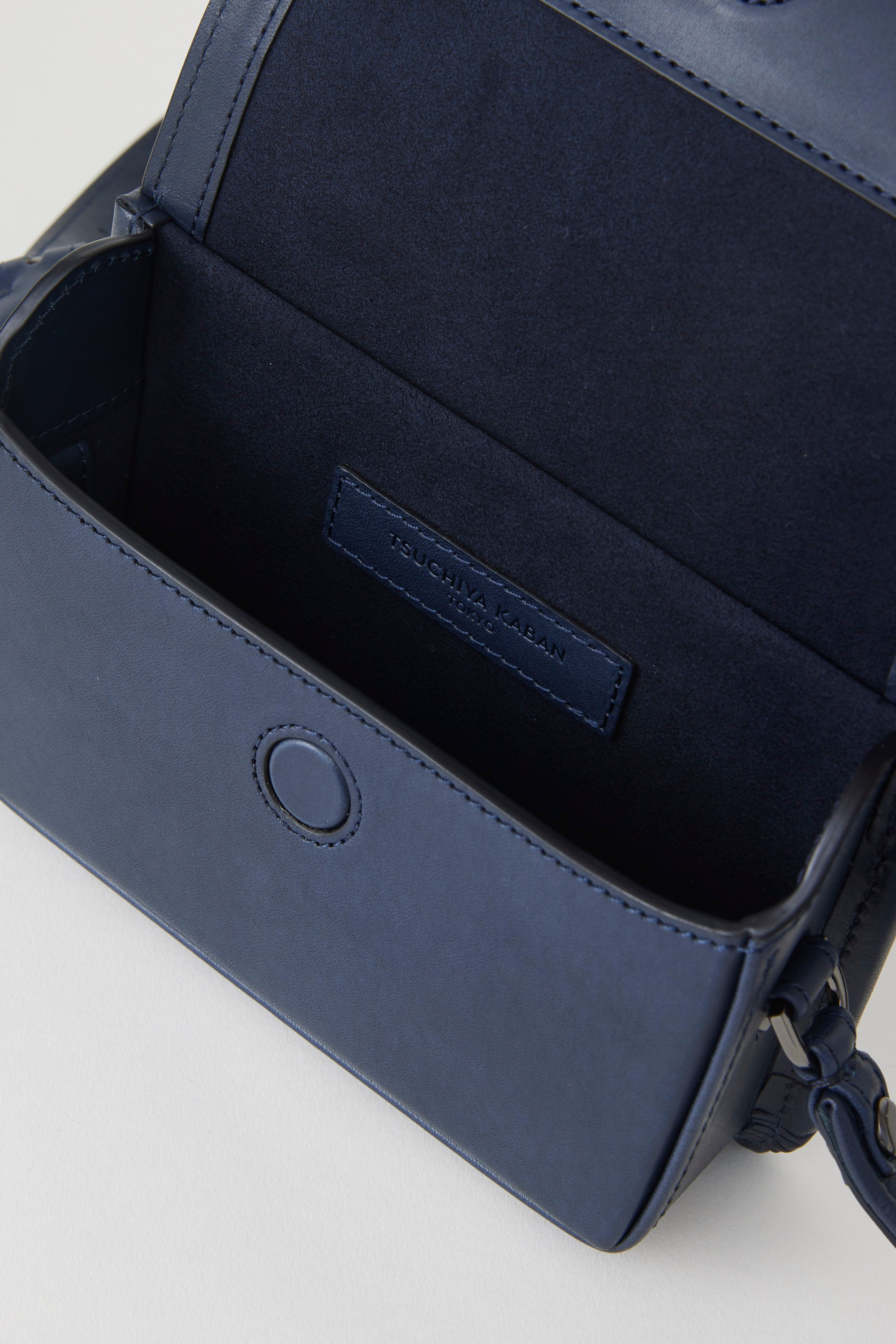 TSUCHIYA KABAN ネイビー ボディバッグ 土屋鞄、リサイクルナイロン製バッグシリーズより新作が登場 | 株式