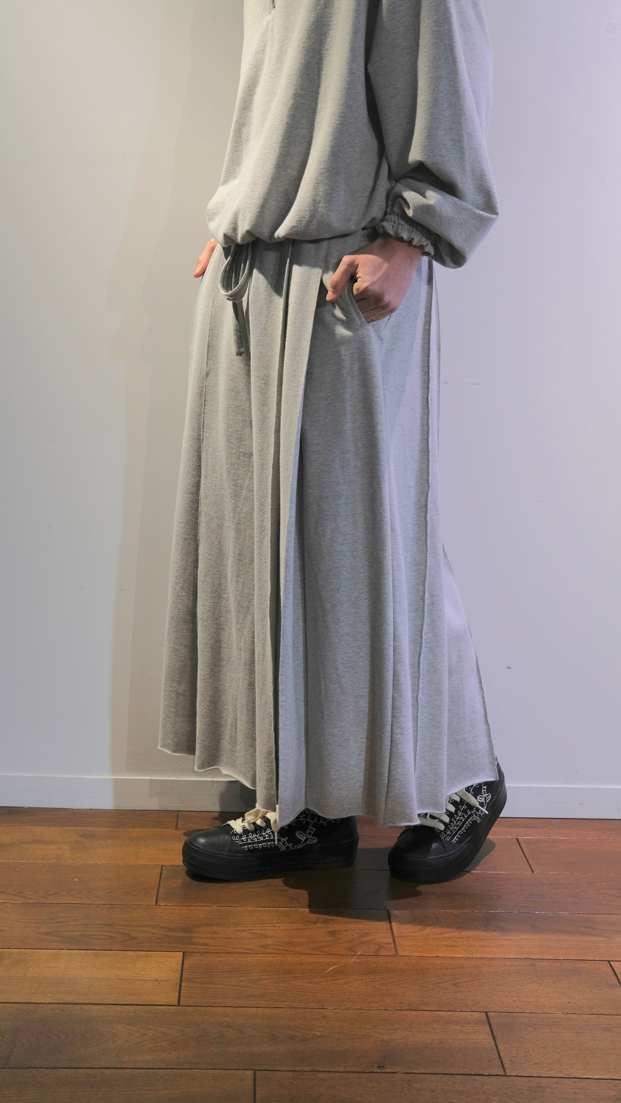 ORDINARY HOME SCHOOL GIRL-ISH TROUSERS – SHINYAKOZUKA