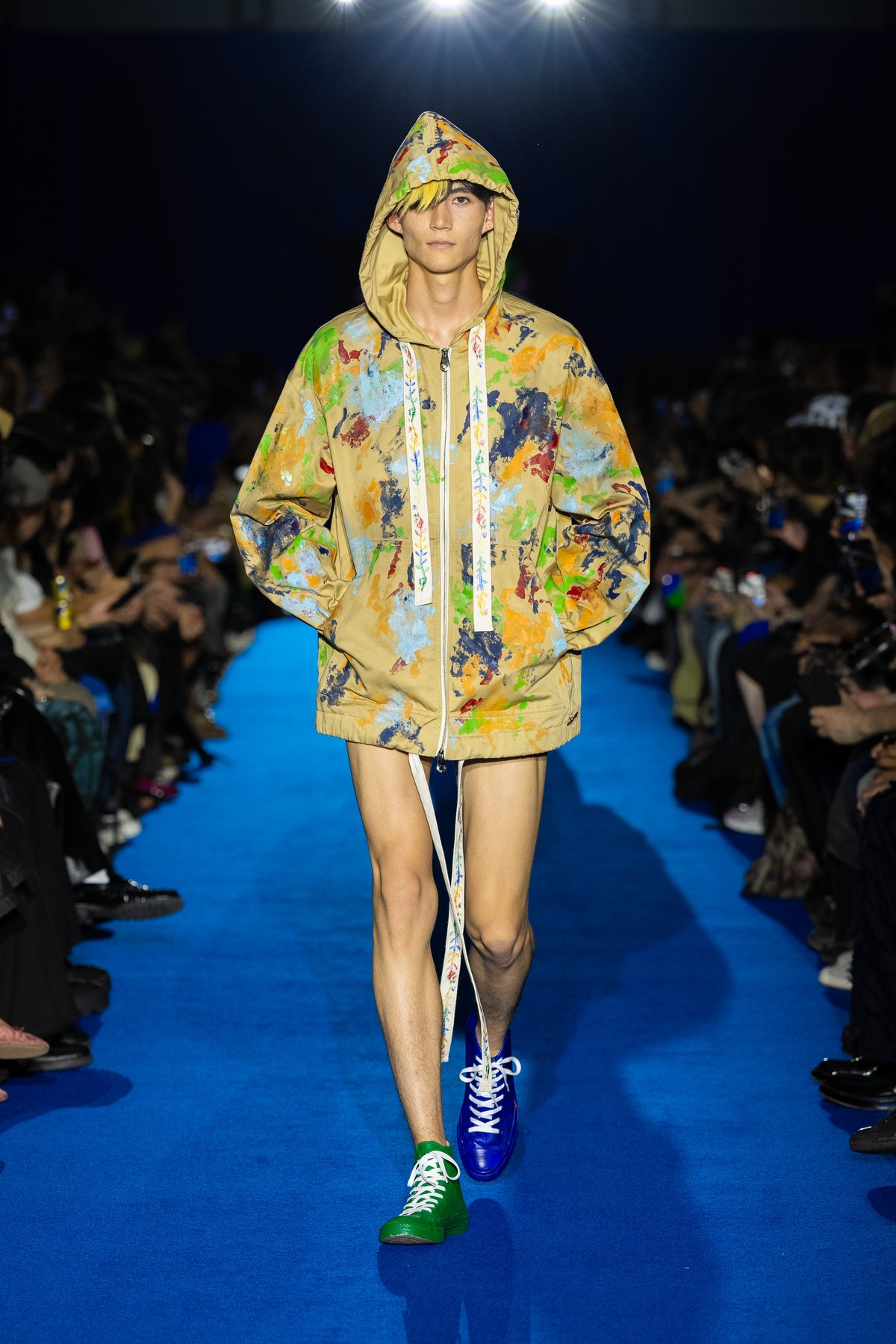 Look 16
