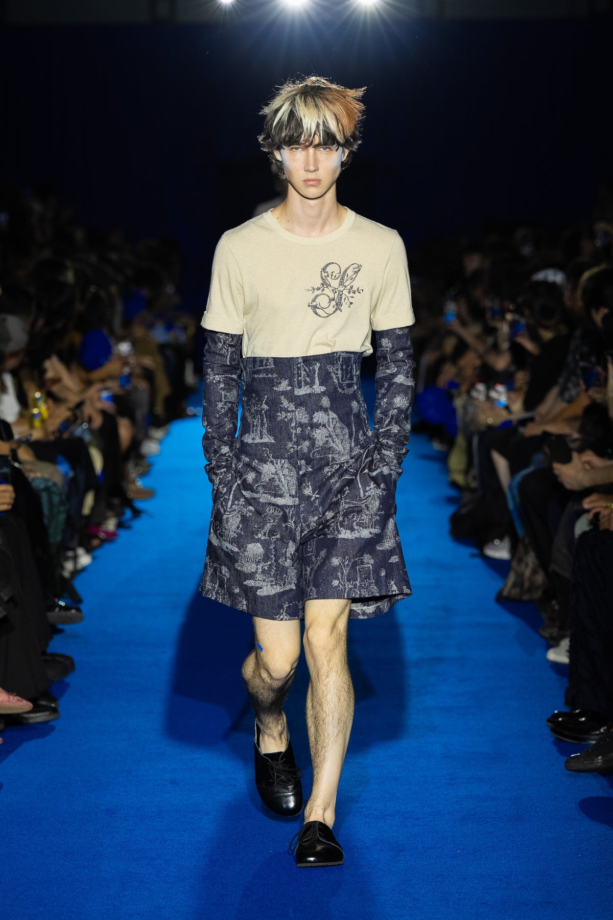 Look 32