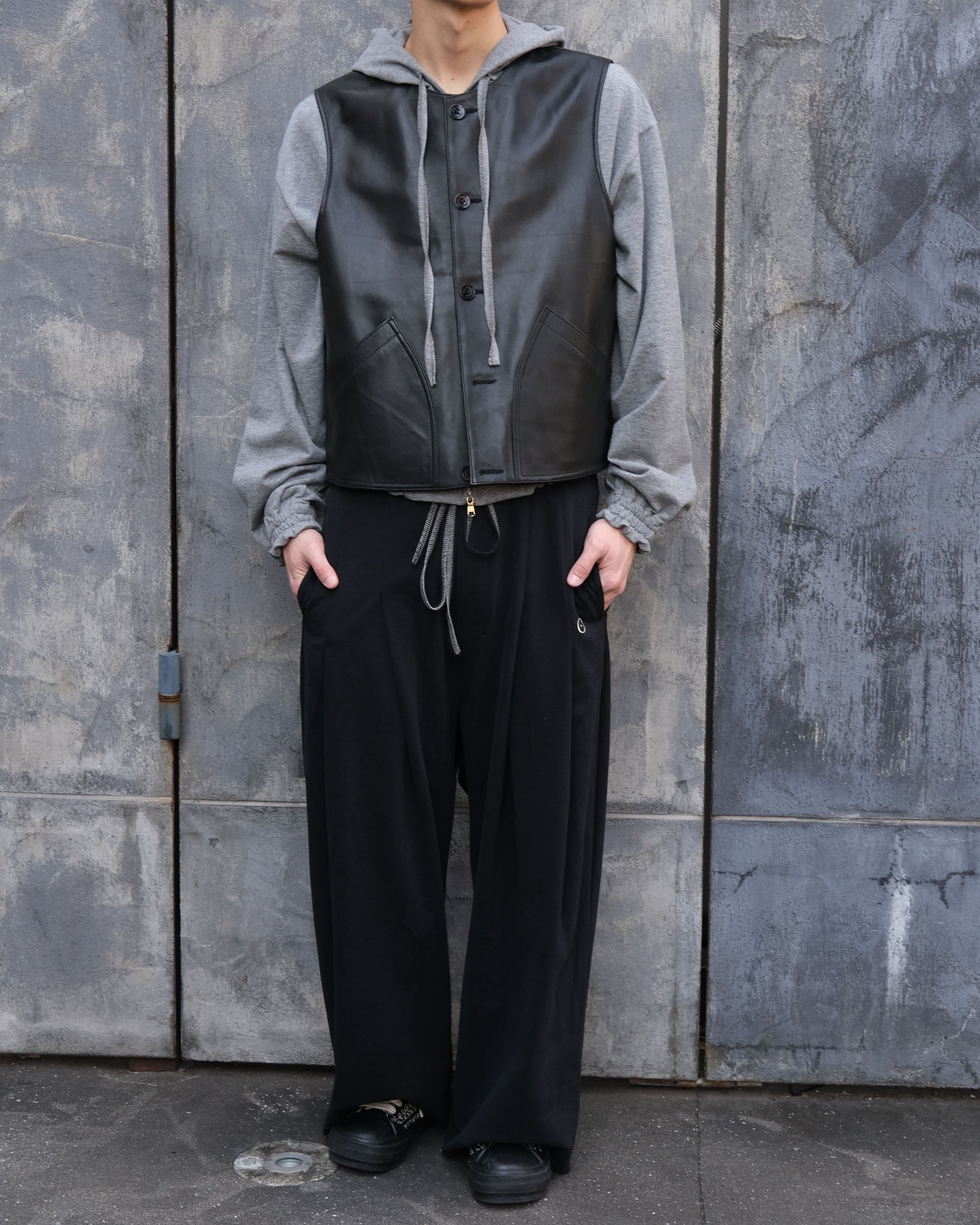 SHINYAKOZUKA BLOOMED MOON BLACK SMITHベスト BLOOMED MOON BLACK SMITH – SHINYAKOZUKA