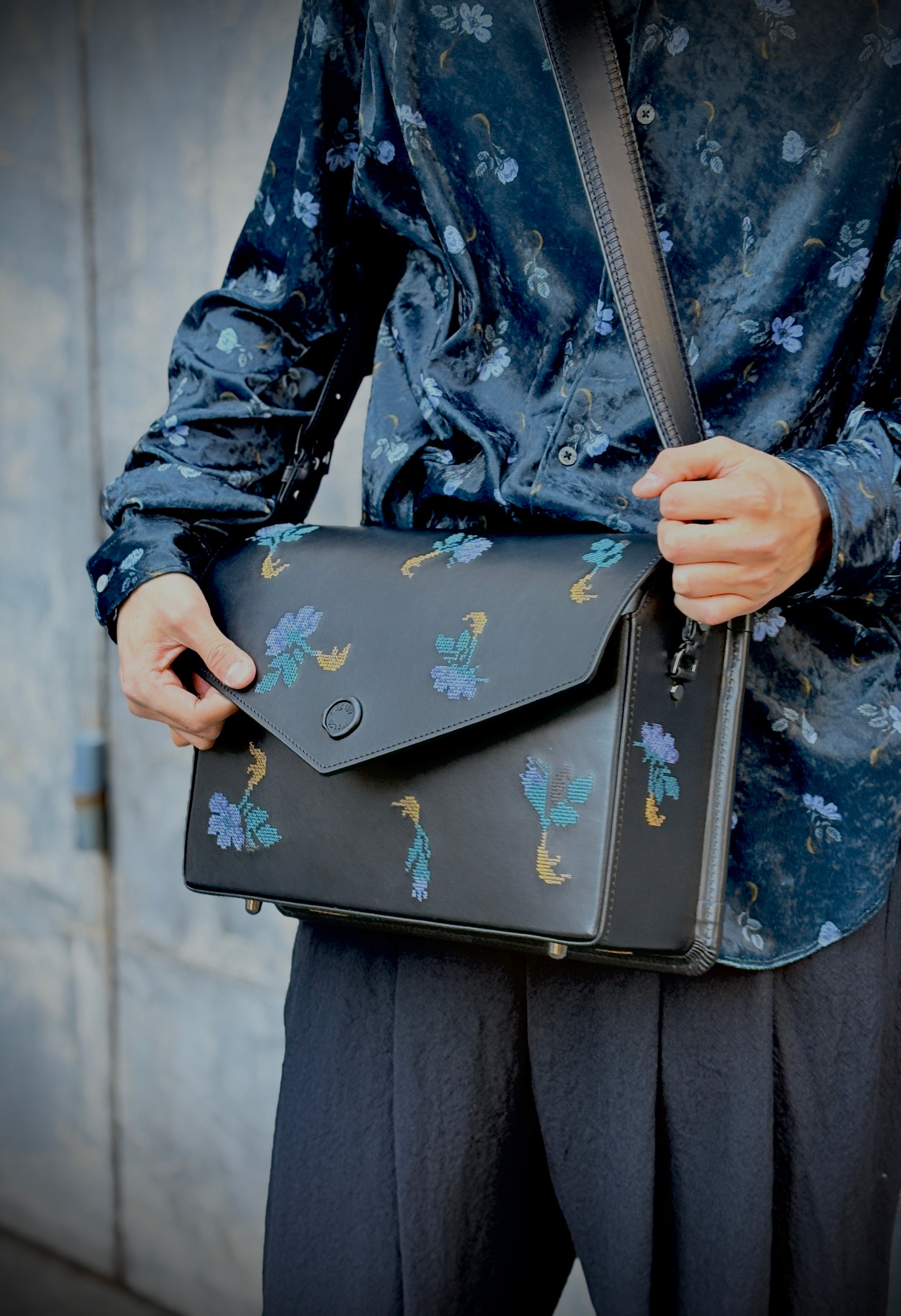 【INNA】新品！正絹
伝統工芸加賀染【四季花】7906
お仕立上がり BIG INVITATION WITH TSUCHIYA KABAN WITH EMBROIDERING – SHINYAKOZUKA