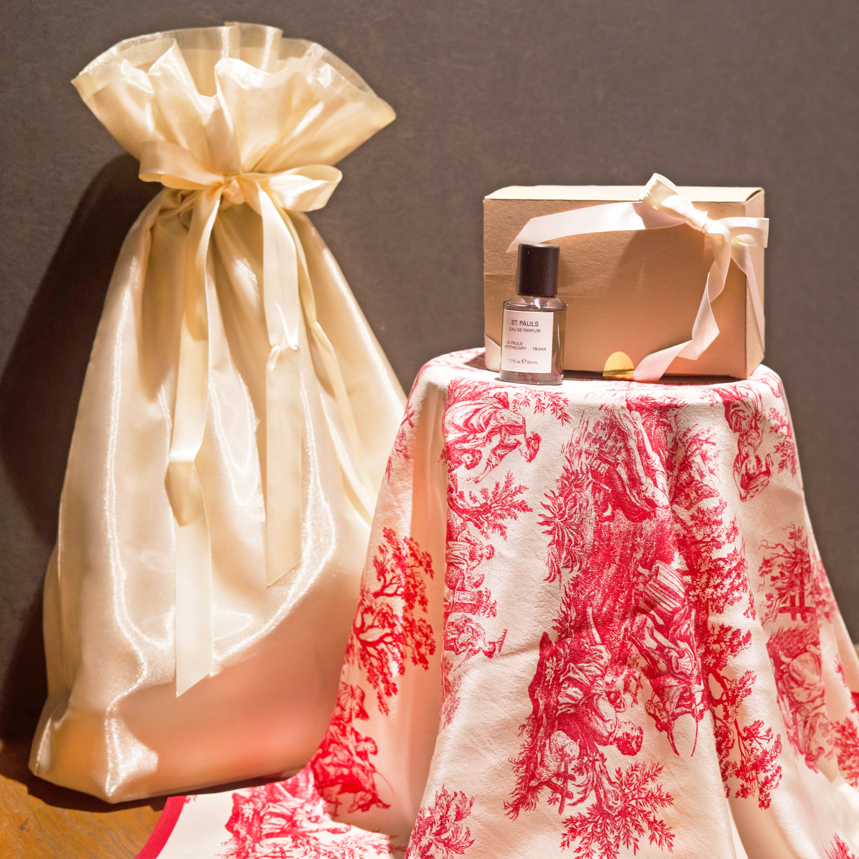 ラッピング・包装 Yuka. GIFT WRAPPING – SHINYAKOZUKA