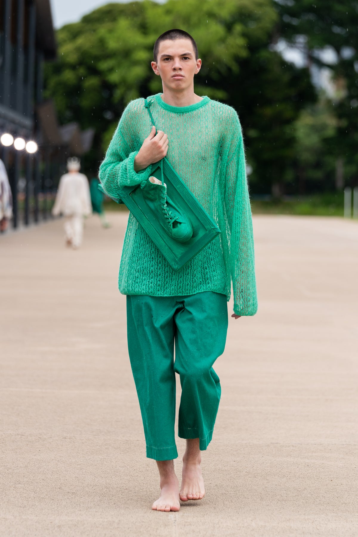 Look 10
