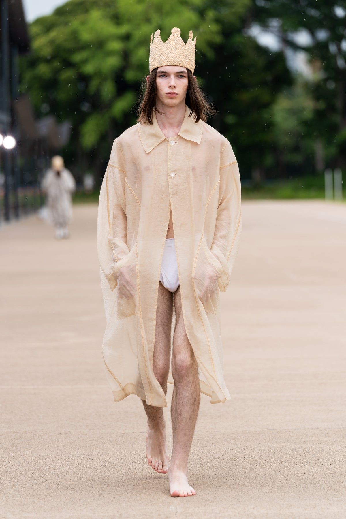 Look 16